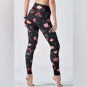 NWT Fabletics Women’s Leggings with Pink Floral Design XS